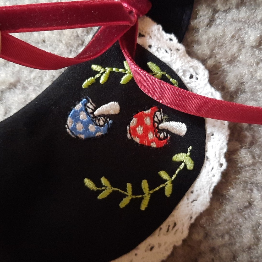 Embroidered Peter Pan detachable collar - Picture 4 of 5